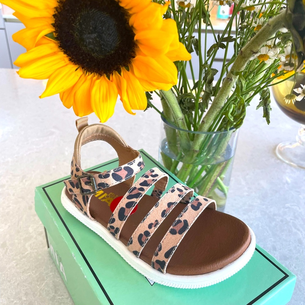 Toddler Leopard  size 10 sandals